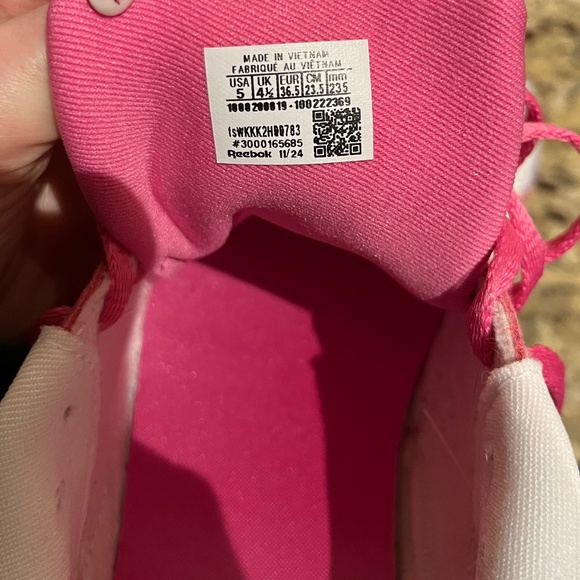 Reebok Classics - Picture 4 of 4